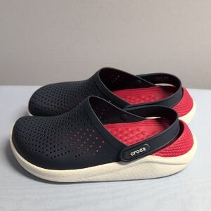 CROCS LiteRide Navy Blue and Red Slip-On Clogs Women's Size 8 Men's Size 6